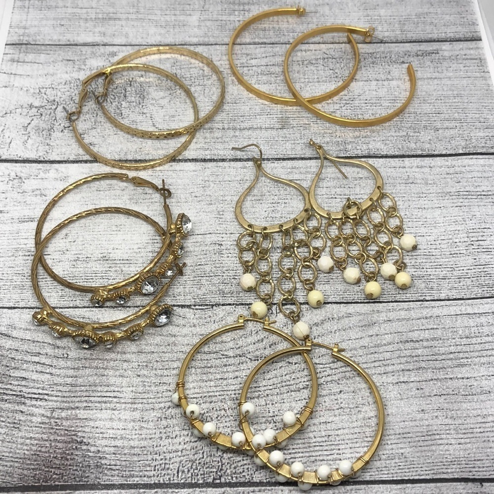 Bundle lot 5 gold tone casual dressy trendy earrings hoops and dangle drop.
